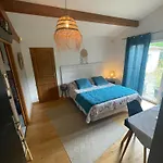 Bed & Breakfast La Chambre Haute, Spa Et Jardin Exterieur A Nimes 4*