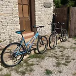 La Chambre Haute, Spa Et Jardin Exterieur A Nimes Nîmes