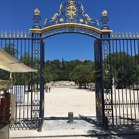 La Haute Et Son Jardin Dans Les Hauteurs De Panzió