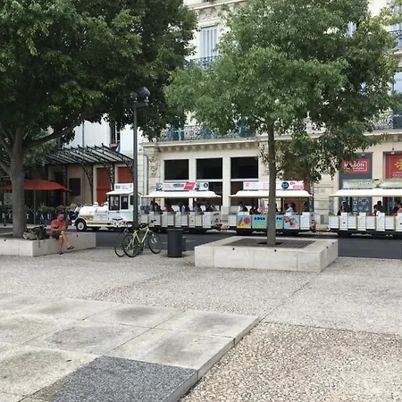 La Haute, Et Jardin Exterieur A