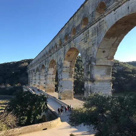 La Haute, Et Jardin Exterieur A