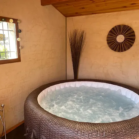 La Haute Et Son Bed & Breakfast Nimes