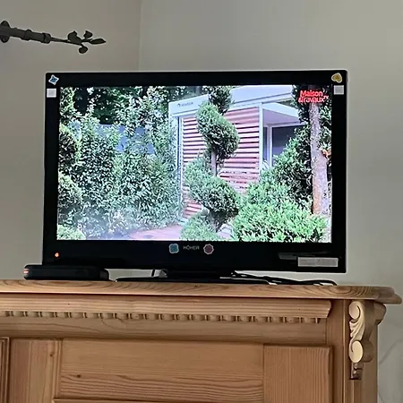 La Haute, Et Jardin Exterieur A