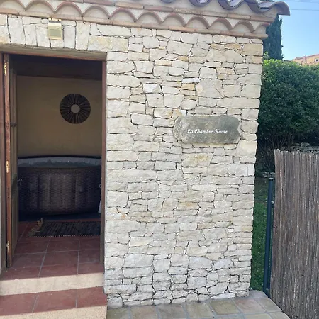 La Haute, Et Jardin Exterieur A