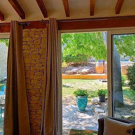 La Haute, Sa Kitchenette, Son Et Son Jardin à 4* Nîmes
