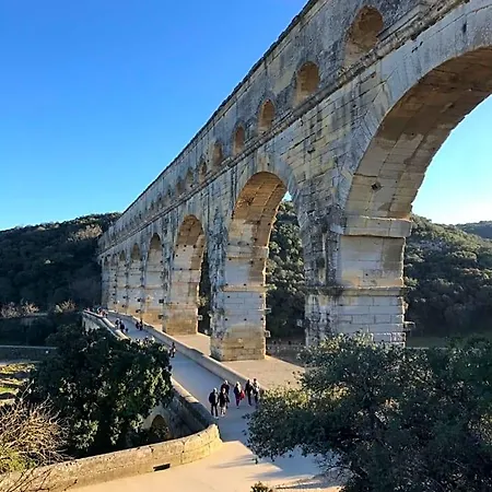 Oda ve Kahvaltı La Haute, Et Jardin Exterieur A Nîmes