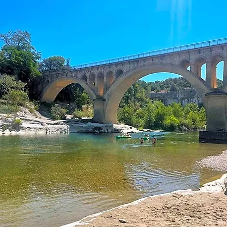 Oda ve Kahvaltı La Haute, Et Jardin Exterieur A Nîmes