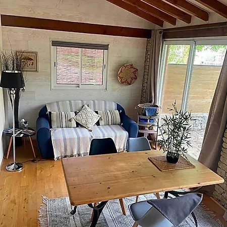 La Haute, Sa Kitchenette, Son Et Son Jardin à 4* Nîmes