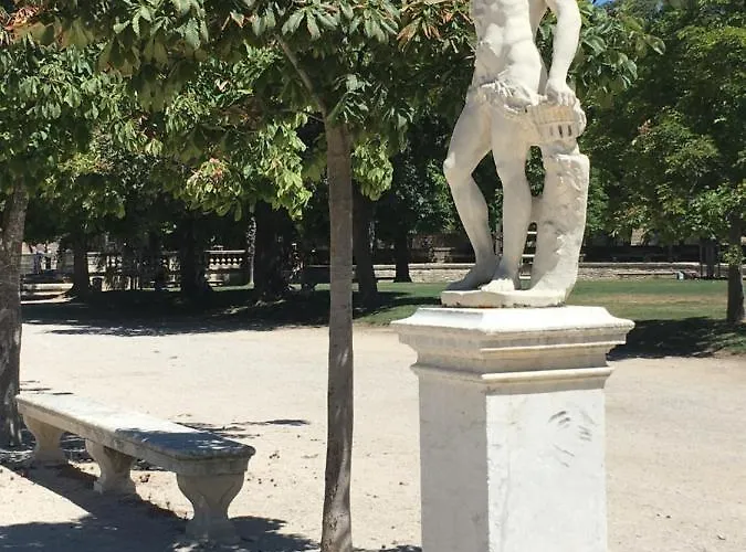 La Haute, Son Et Son Jardin A 4* Nîmes