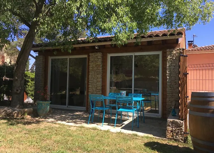 La Haute, Son Et Son Jardin A Bed & Breakfast Nîmes