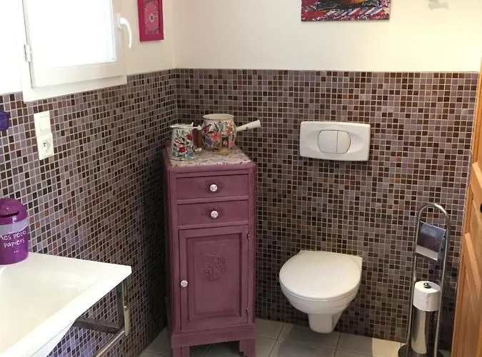 La Haute, Son Et Son Jardin A 4* Nîmes