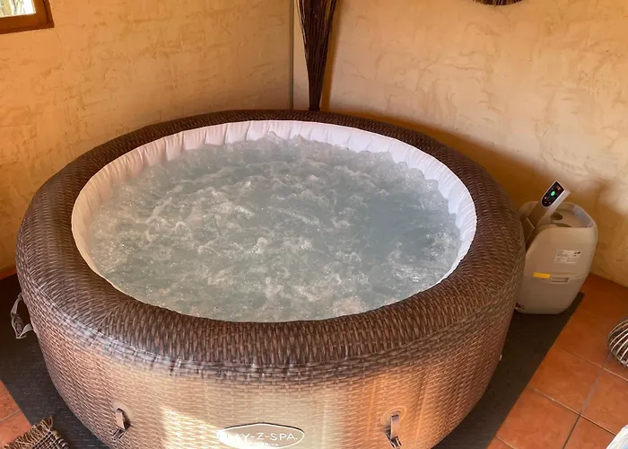 La Haute, Son Et Son Jardin A 4* Nîmes